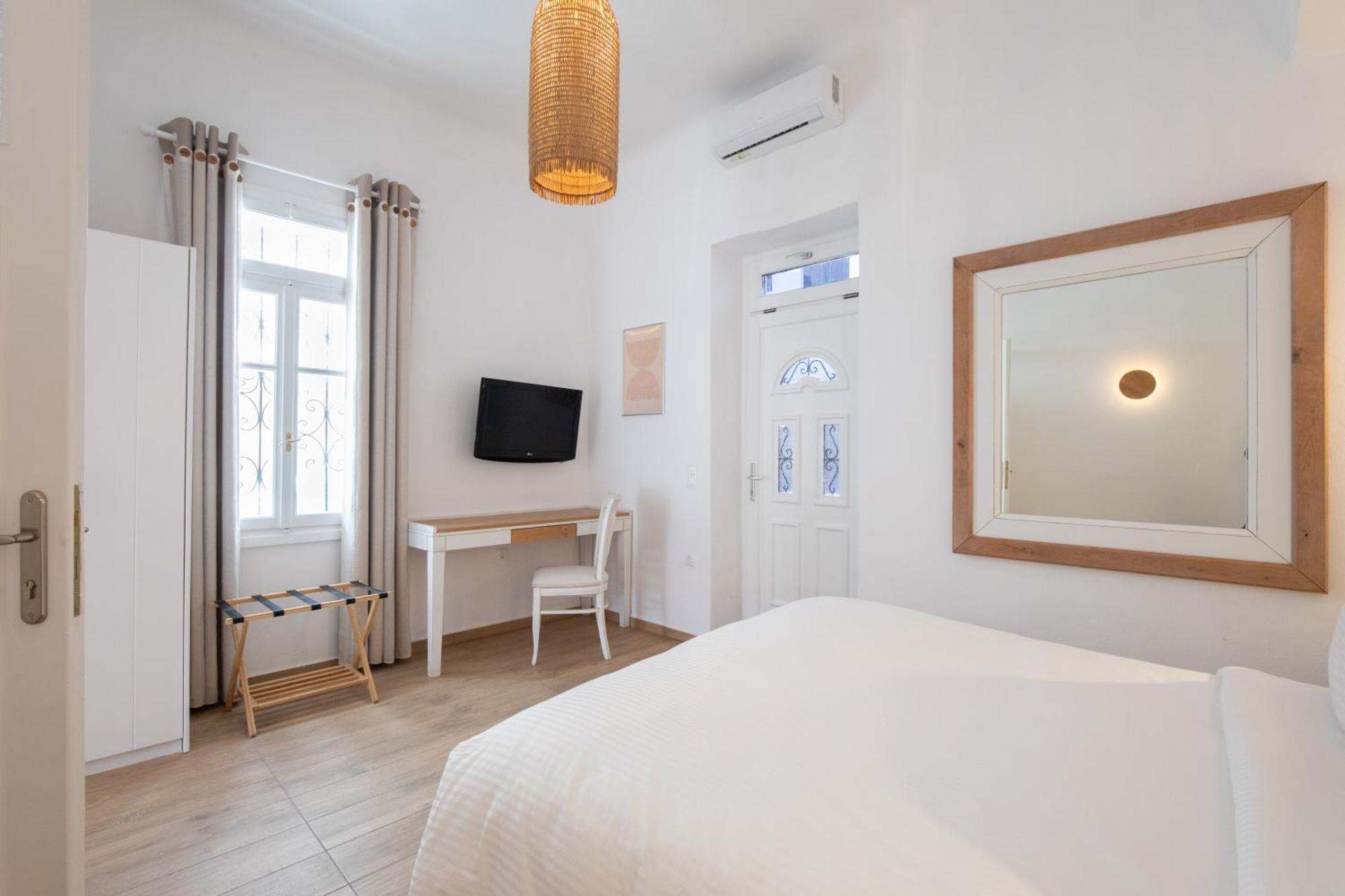 Villa Spitarona Town House - Largest In The Center Mykonos Town