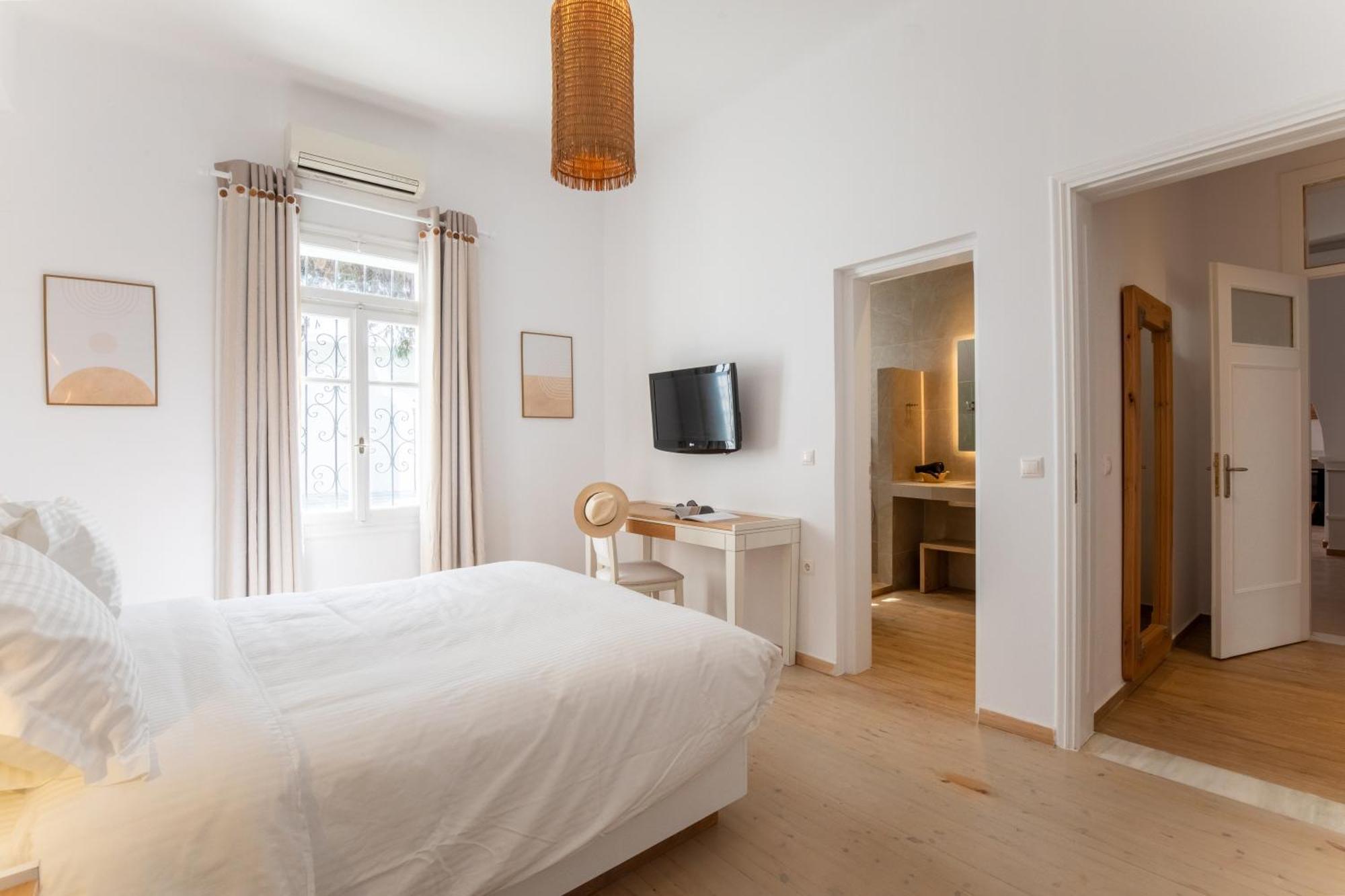 Spitarona Town House - Largest In The Center Villa *